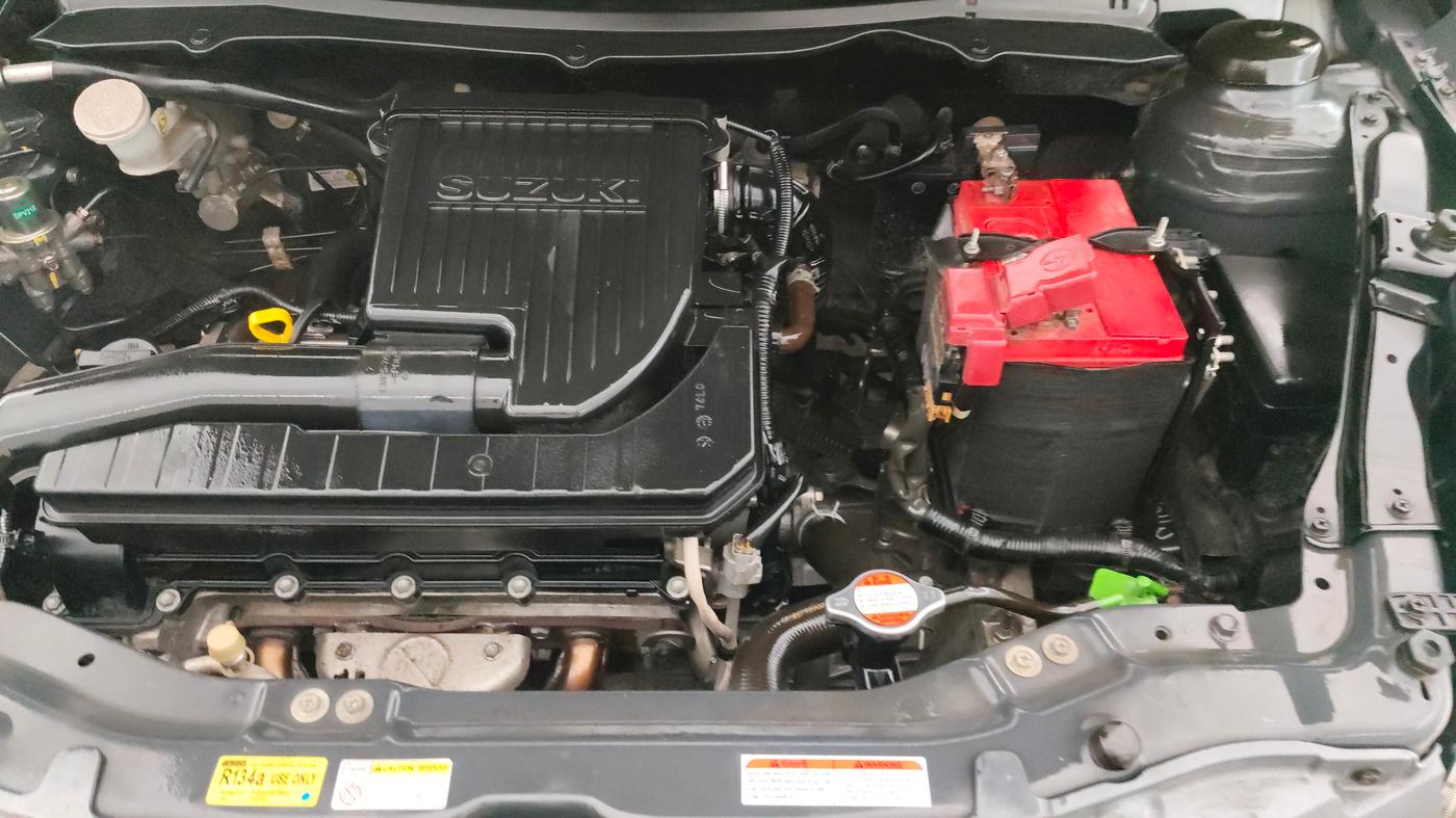 2015 Maruti Swift VXI, Petrol, Manual, 57,785 km, Engine View - Left