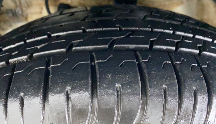 2021 Mahindra XUV300 1.2 W6 MT, Petrol, Manual, 9,135 km, Left Front Tyre Tread
