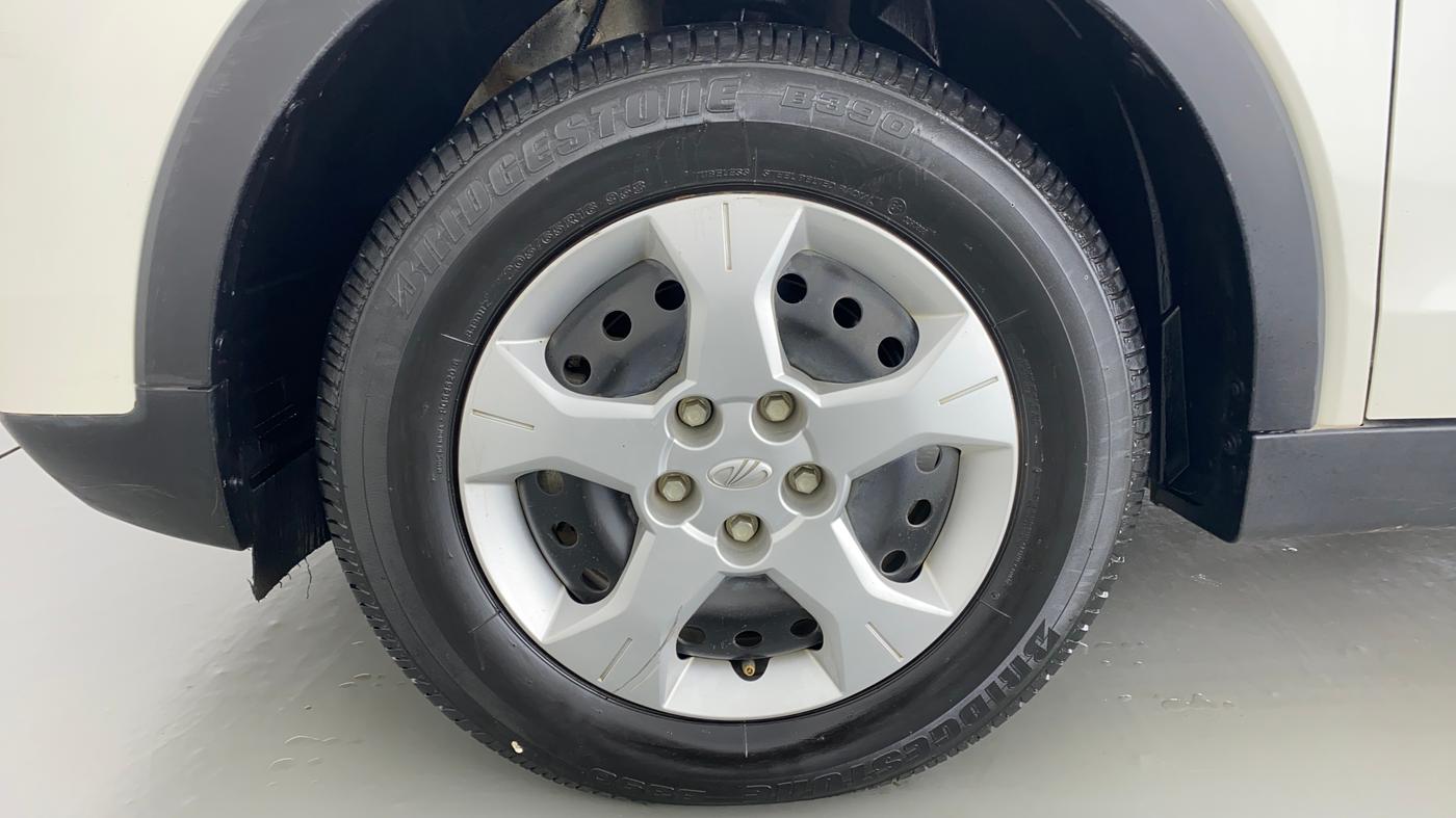 2021 Mahindra XUV300 1.2 W6 MT, Petrol, Manual, 9,135 km, Left Front Wheel
