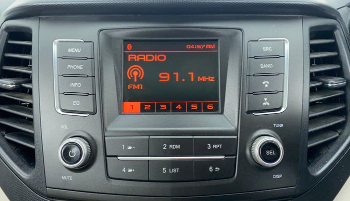 2021 Mahindra XUV300 1.2 W6 MT, Petrol, Manual, 9,135 km, Infotainment System