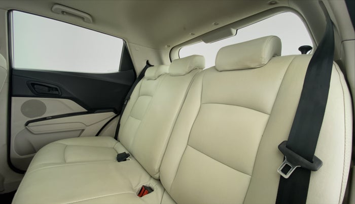 2021 Mahindra XUV300 1.2 W6 MT, Petrol, Manual, 9,135 km, Right Side Rear Door Cabin