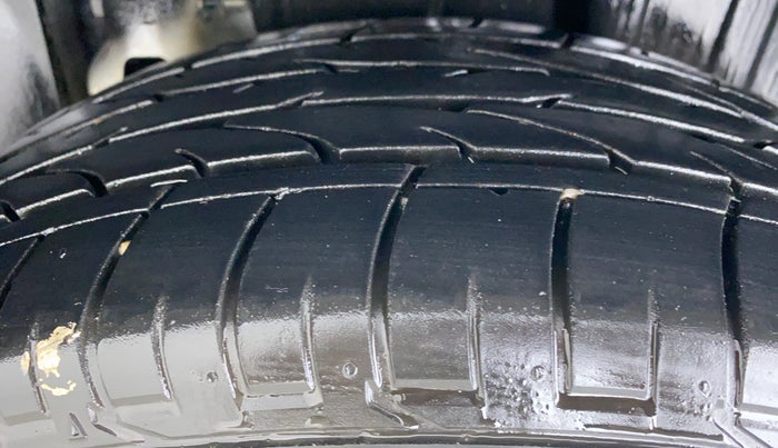 2021 Mahindra XUV300 1.2 W6 MT, Petrol, Manual, 9,135 km, Left Rear Tyre Tread