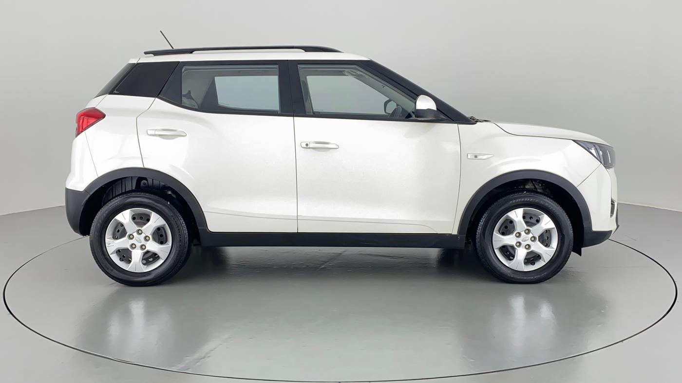 2021 Mahindra XUV300 1.2 W6 MT, Petrol, Manual, 9,135 km, Right Side View