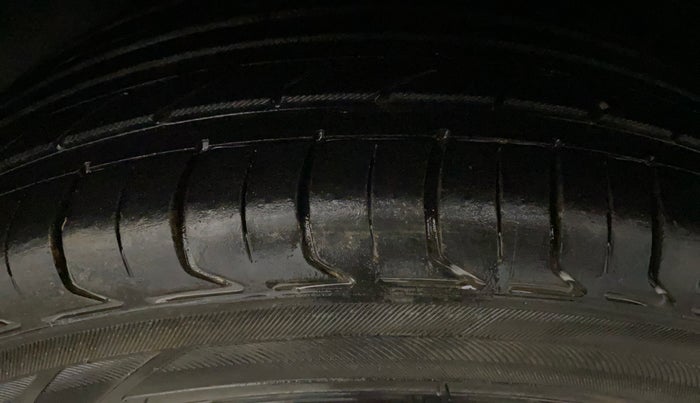 2016 Maruti Baleno DELTA PETROL 1.2, Petrol, Manual, 81,113 km, Left Rear Tyre Tread