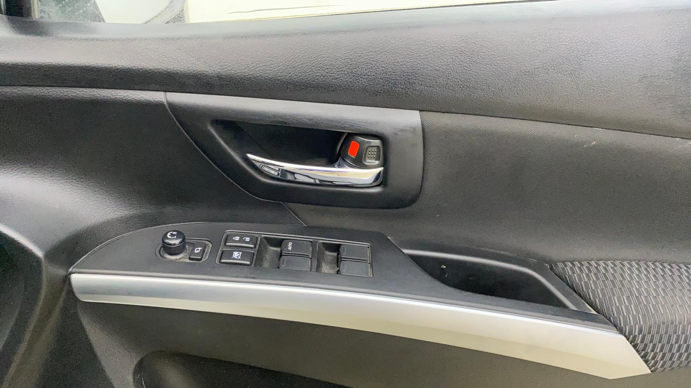 2018 Maruti S Cross ZETA 1.3, Diesel, Manual, 48,125 km, Driver Side Door Panels Control