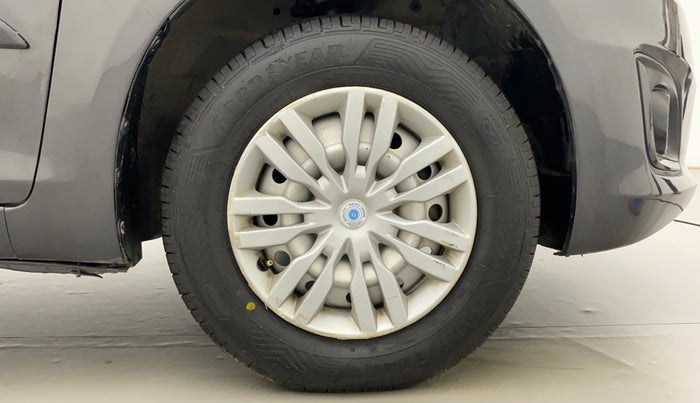 2015 Maruti Swift LXI, Petrol, Manual, 57,436 km, Right Front Wheel