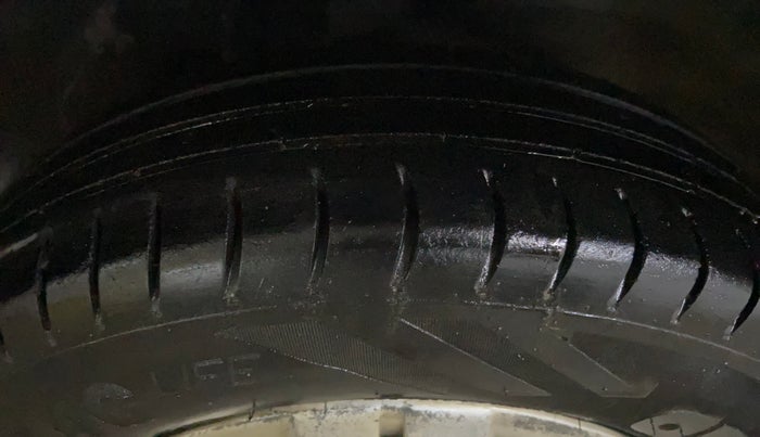 2017 Maruti Alto 800 LXI, CNG, Manual, 55,937 km, Right Front Tyre Tread