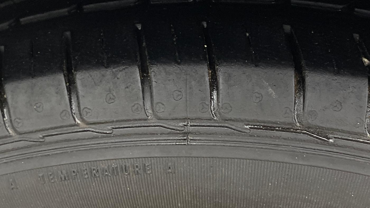 2015 Ford Ecosport TITANIUM 1.0L ECOBOOST, Petrol, Manual, 1,18,175 km, Left Front Tyre Tread