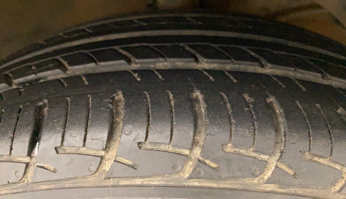 2016 Maruti Baleno DELTA CVT PETROL 1.2, Petrol, Automatic, 22,173 km, Right Front Tyre Tread