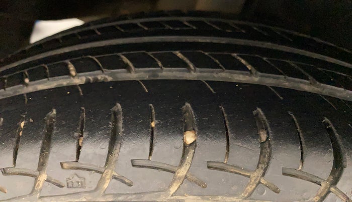 2016 Maruti Baleno DELTA CVT PETROL 1.2, Petrol, Automatic, 22,173 km, Right Rear Tyre Tread
