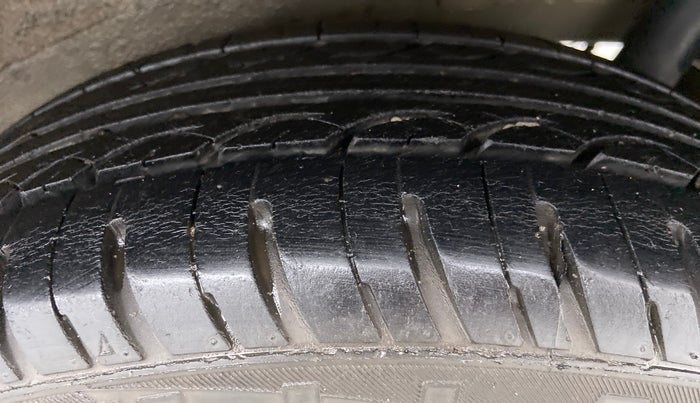2013 Maruti Wagon R 1.0 VXI, Petrol, Manual, 76,789 km, Left Rear Tyre Tread