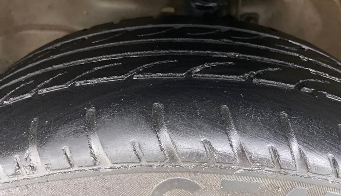 2013 Maruti Wagon R 1.0 VXI, Petrol, Manual, 76,789 km, Left Front Tyre Tread