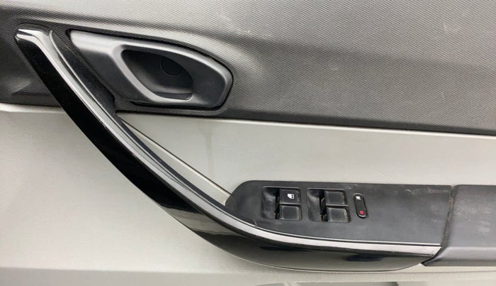 2020 Tata Tiago XT PETROL, Petrol, Manual, 76,411 km, Driver Side Door Panels Control