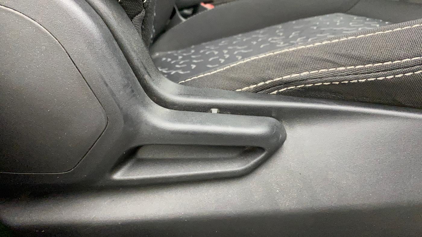 2020 Tata Tiago XT PETROL, Petrol, Manual, 76,411 km, Driver Side Adjustment Panel