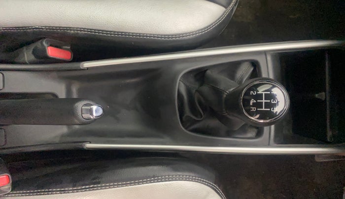 2016 Maruti Baleno ZETA PETROL 1.2, Petrol, Manual, 71,765 km, Gear Lever