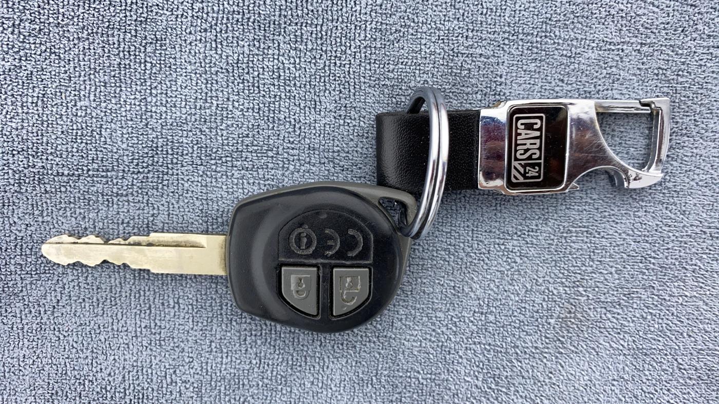 2019 Maruti Dzire VXI, Petrol, Manual, 42,046 km, Key Close Up