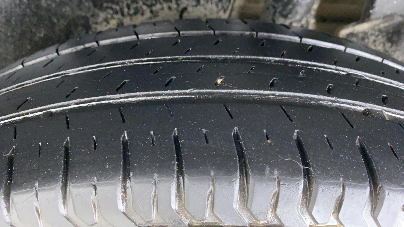 2019 Maruti Dzire VXI, Petrol, Manual, 42,046 km, Left Rear Tyre Tread
