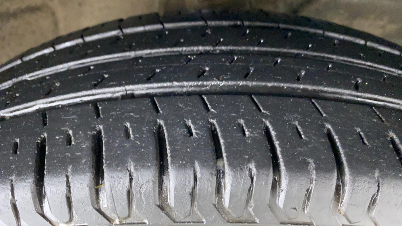 2019 Maruti Dzire VXI, Petrol, Manual, 42,046 km, Right Front Tyre Tread