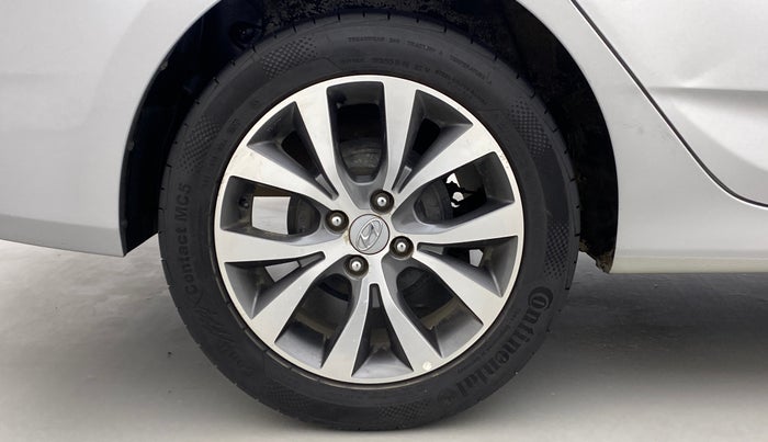 2017 Hyundai Verna 1.6 VTVT SX O, Petrol, Manual, 82,196 km, Right Rear Wheel