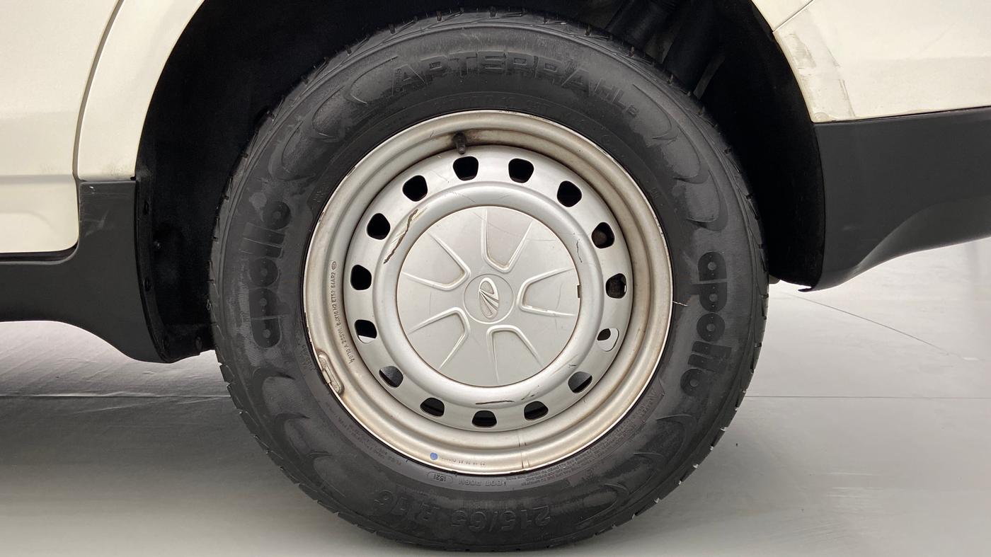 2021 Mahindra MARAZZO M2 8 STR, Diesel, Manual, 9,247 km, Left Rear Wheel
