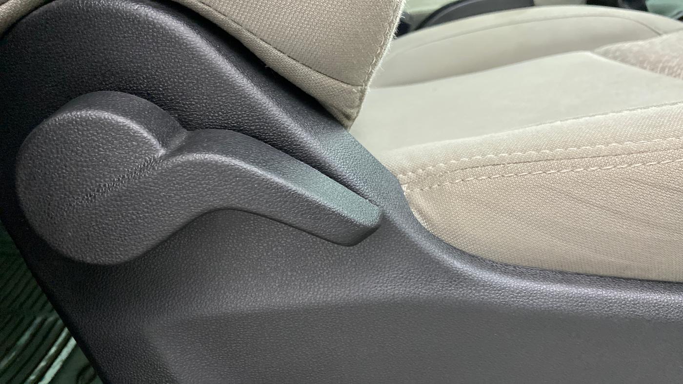 2021 Mahindra MARAZZO M2 8 STR, Diesel, Manual, 9,247 km, Driver Side Adjustment Panel