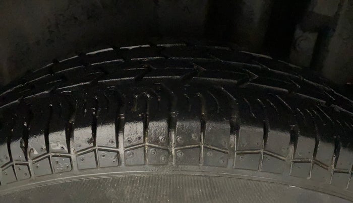 2017 Maruti Swift LXI (O), Petrol, Manual, 34,097 km, Left Rear Tyre Tread