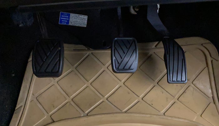 2017 Maruti Swift LXI (O), Petrol, Manual, 34,097 km, Pedals