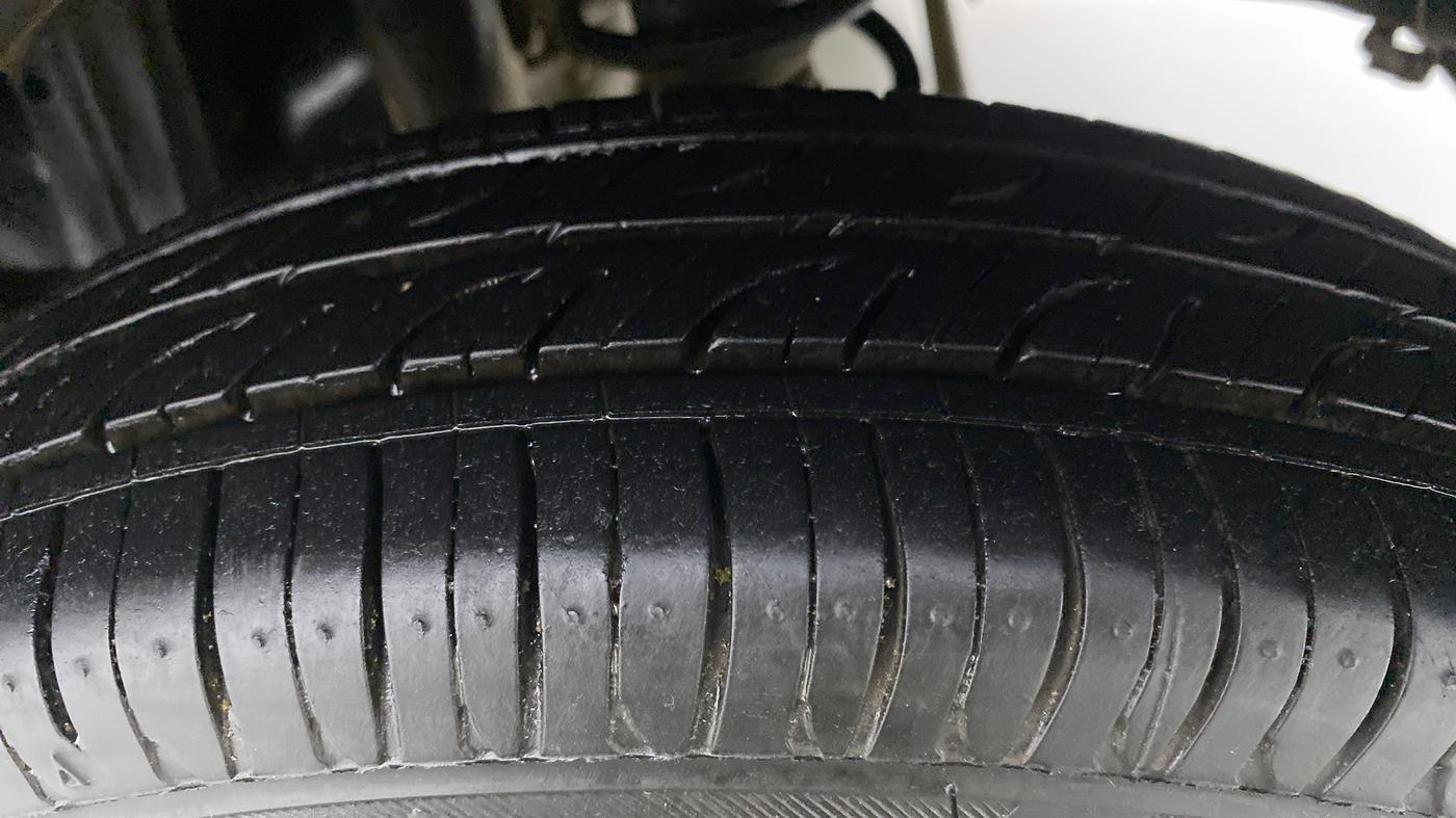 2018 Maruti Alto 800 LXI, Petrol, Manual, 42,152 km, Left Rear Tyre Tread