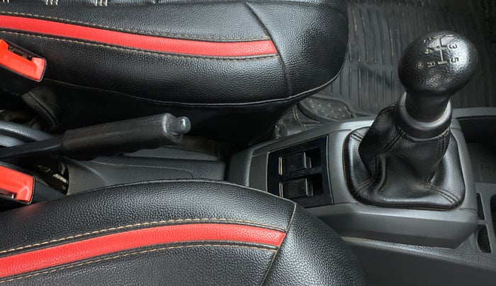2018 Maruti Alto 800 LXI, Petrol, Manual, 42,152 km, Gear Lever