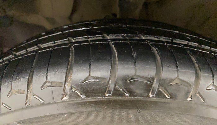 2016 Honda Jazz 1.2L I-VTEC V, Petrol, Manual, 34,714 km, Left Front Tyre Tread