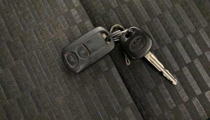 2015 Toyota Etios CROSS 1.2 G, Petrol, Manual, 1,16,991 km, Key Close Up