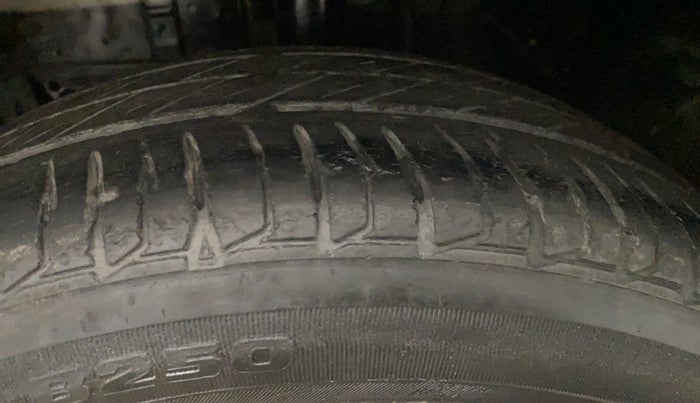 2015 Toyota Etios CROSS 1.2 G, Petrol, Manual, 1,16,991 km, Left Front Tyre Tread