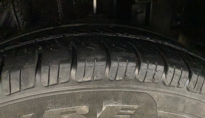 2015 Toyota Etios CROSS 1.2 G, Petrol, Manual, 1,16,991 km, Left Rear Tyre Tread