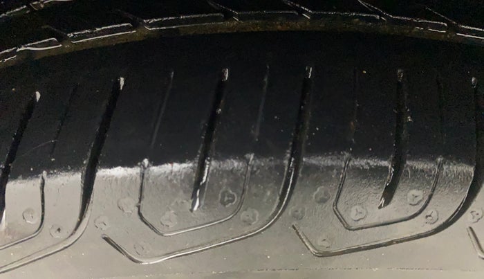 2019 Volkswagen Ameo COMFORTLINE 1.0L, Petrol, Manual, 89,619 km, Left Front Tyre Tread