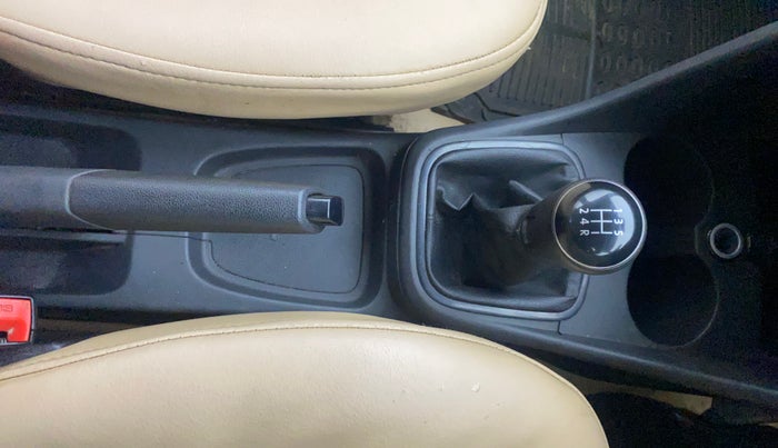 2019 Volkswagen Ameo COMFORTLINE 1.0L, Petrol, Manual, 89,619 km, Gear Lever