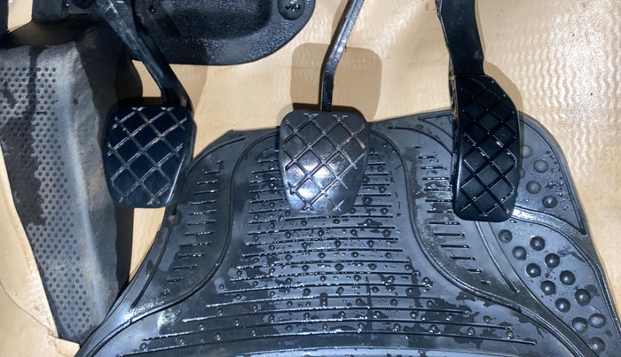 2019 Volkswagen Ameo COMFORTLINE 1.0L, Petrol, Manual, 89,619 km, Pedals