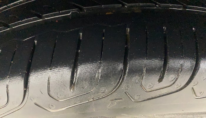 2019 Volkswagen Ameo COMFORTLINE 1.0L, Petrol, Manual, 89,619 km, Right Rear Tyre Tread