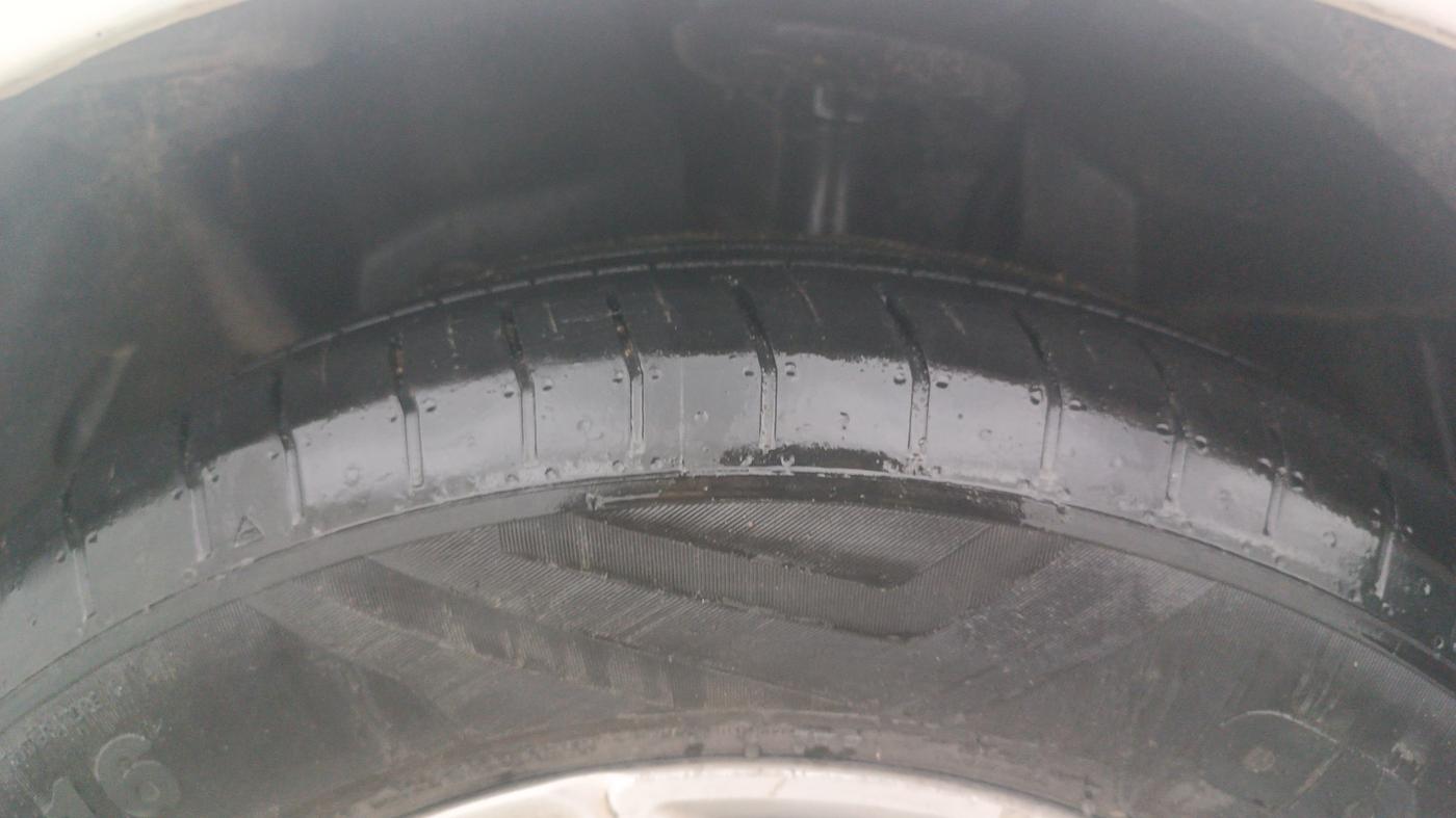 2013 Ford Ecosport TITANIUM 1.0L ECOBOOST, Petrol, Manual, 1,02,892 km, Left Front Tyre Tread