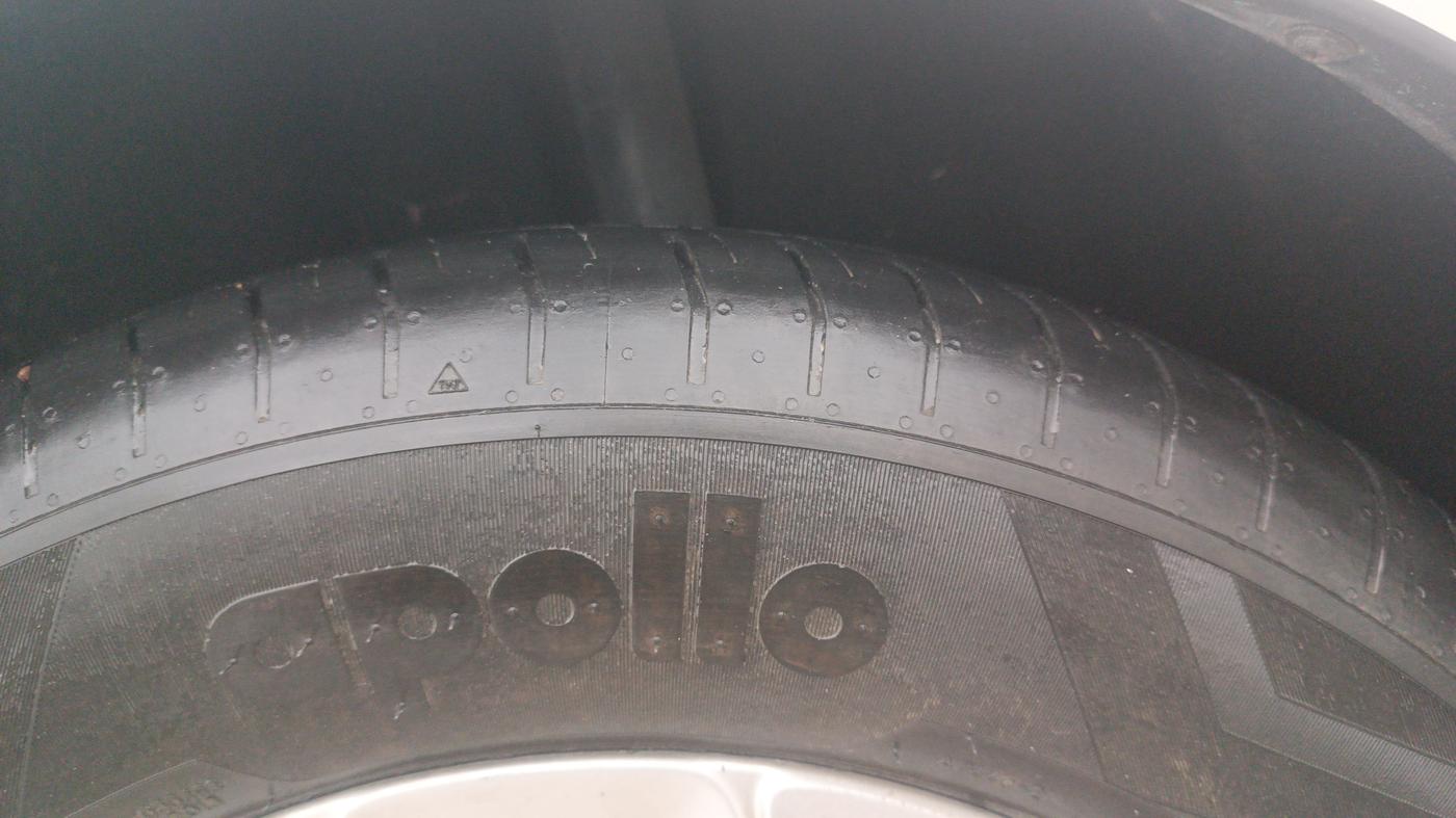2013 Ford Ecosport TITANIUM 1.0L ECOBOOST, Petrol, Manual, 1,02,892 km, Left Rear Tyre Tread