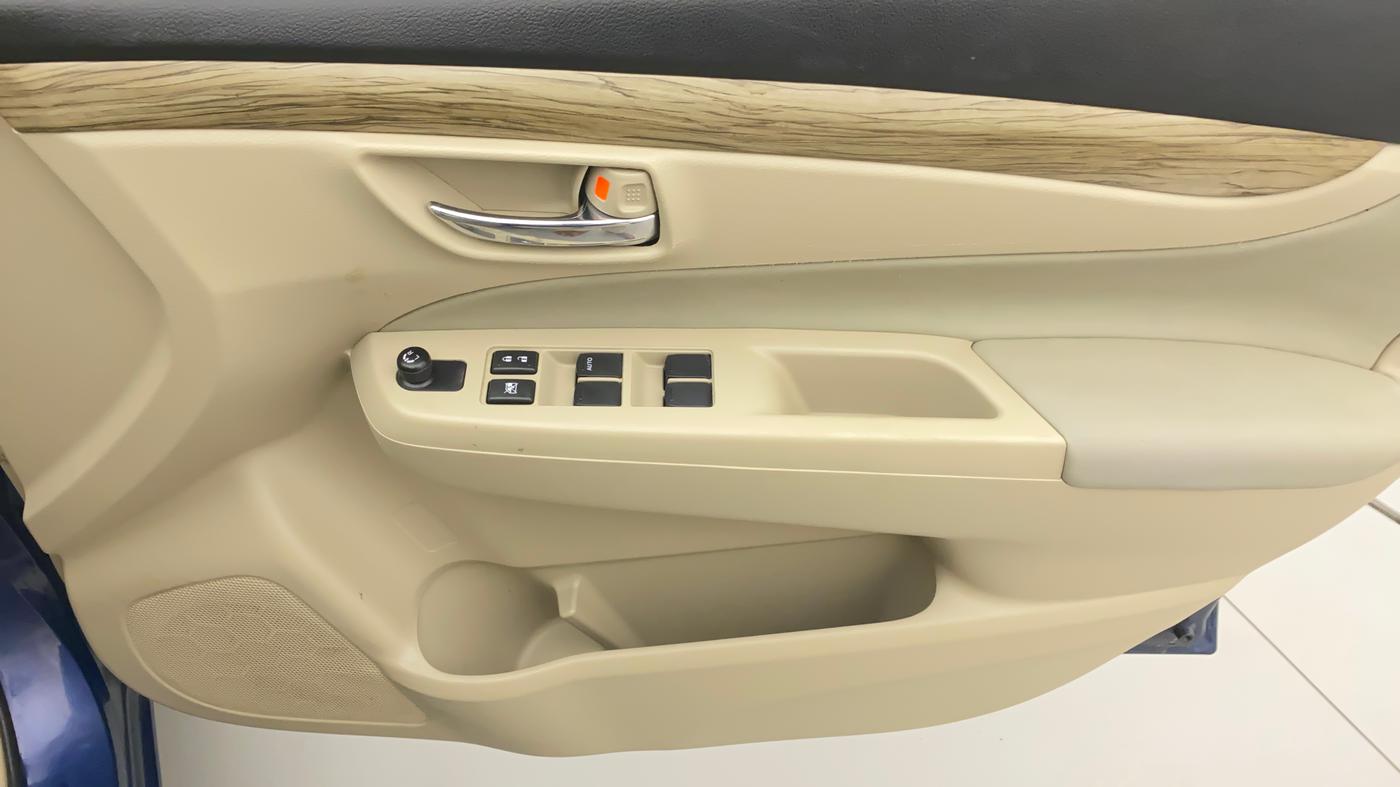 2018 Maruti Ciaz SIGMA 1.5 SHVS MT  PETROL, Petrol, Manual, 15,653 km, Driver Side Door Panels Control