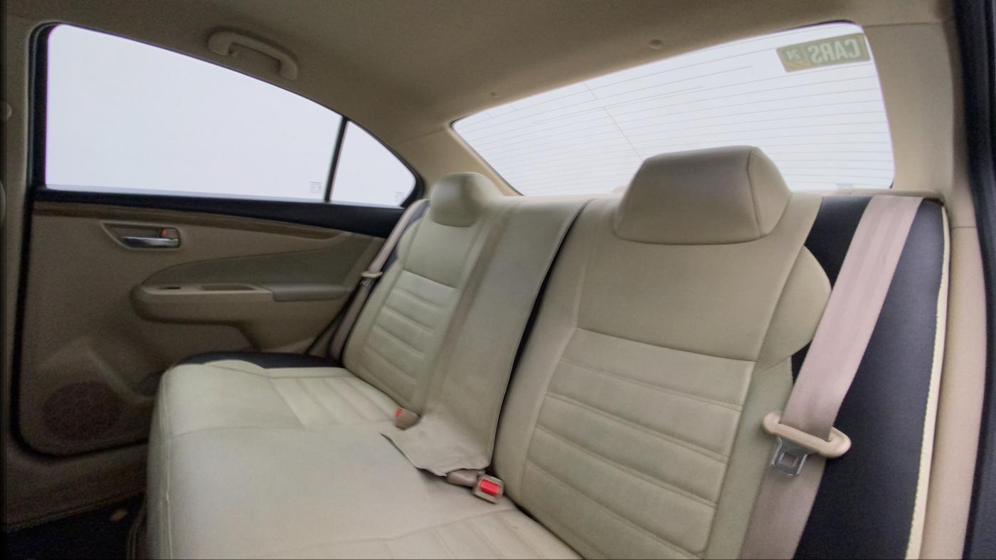 2018 Maruti Ciaz SIGMA 1.5 SHVS MT  PETROL, Petrol, Manual, 15,653 km, Right Side Rear Door Cabin