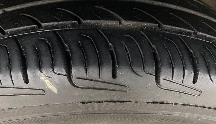 2018 Maruti Alto 800 LXI, Petrol, Manual, 45,966 km, Left Front Tyre Tread
