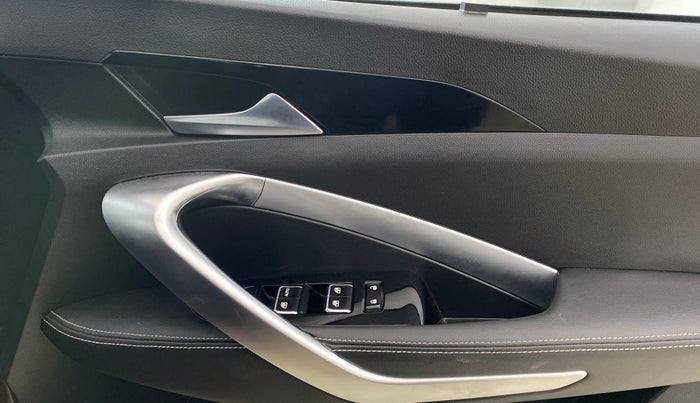 2020 MG HECTOR SHARP 1.5 DCT PETROL, Petrol, Automatic, 21,242 km, Driver Side Door Panels Control