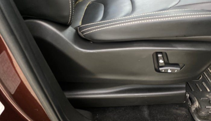 2020 MG HECTOR SHARP 1.5 DCT PETROL, Petrol, Automatic, 21,242 km, Driver Side Adjustment Panel