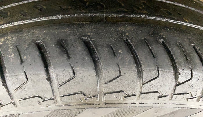 2020 Maruti Swift VXI AMT, Petrol, Automatic, 50,562 km, Left Front Tyre Tread