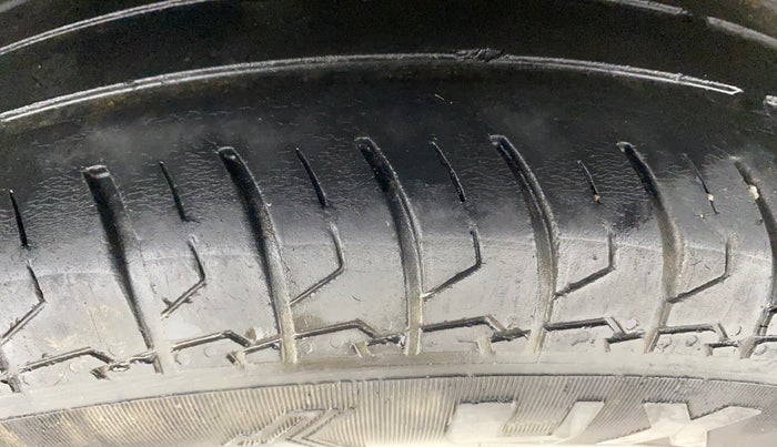 2020 Maruti Swift VXI AMT, Petrol, Automatic, 50,562 km, Right Rear Tyre Tread