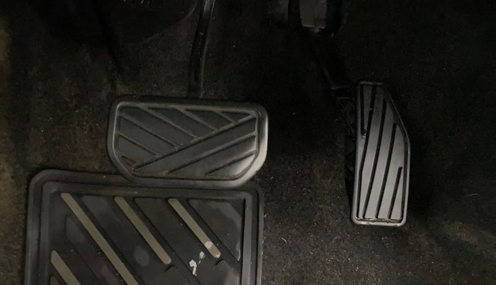 2020 Maruti Swift VXI AMT, Petrol, Automatic, 50,562 km, Pedals