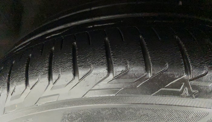 2012 Volvo S60 SUMMUM D5, Diesel, Automatic, 41,949 km, Right Rear Tyre Tread