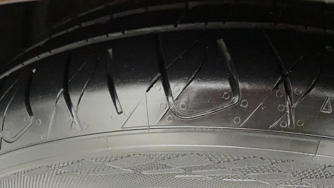 2012 Volvo S60 SUMMUM D5, Diesel, Automatic, 41,949 km, Left Front Tyre Tread