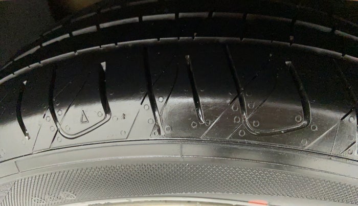 2012 Volvo S60 SUMMUM D5, Diesel, Automatic, 41,949 km, Left Rear Tyre Tread